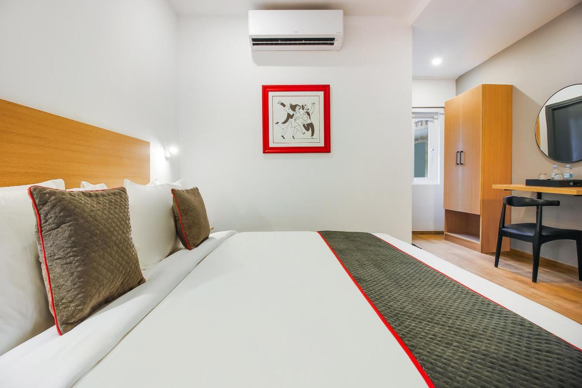 Super Townhouse The Cinco Hotel Near Esi Hospital ไฮเดอราบัด ภายนอก รูปภาพ