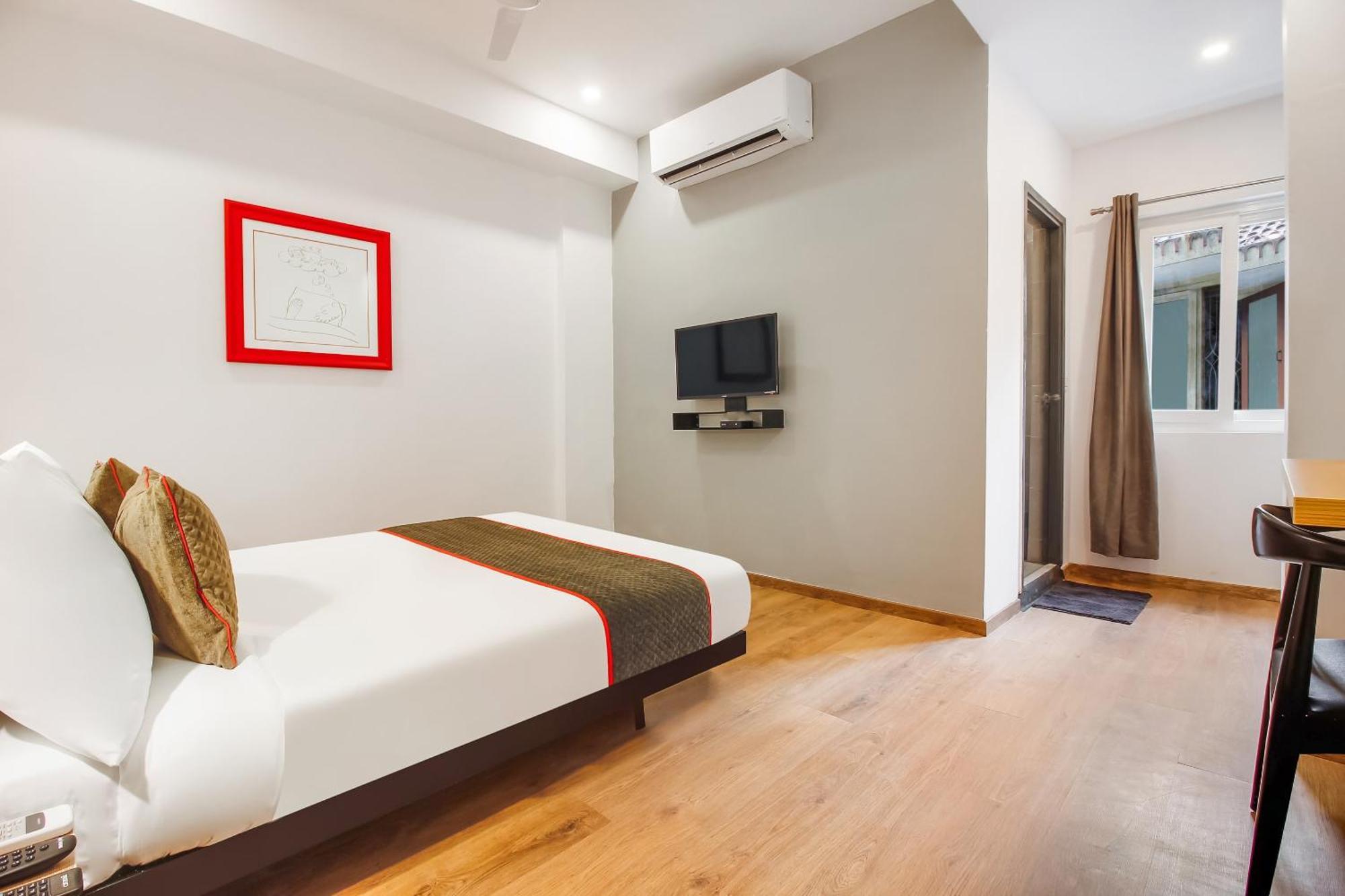 Super Townhouse The Cinco Hotel Near Esi Hospital ไฮเดอราบัด ภายนอก รูปภาพ