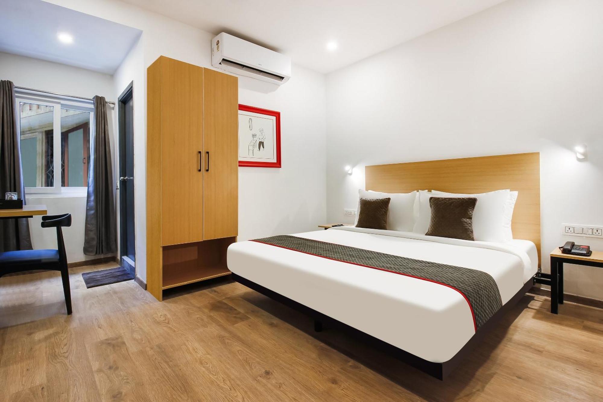 Super Townhouse The Cinco Hotel Near Esi Hospital ไฮเดอราบัด ภายนอก รูปภาพ